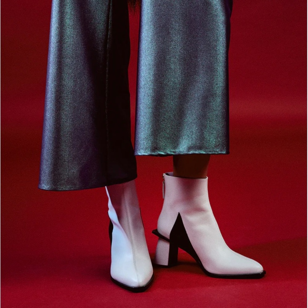 Unreal Fields White Leather Boots - image 4